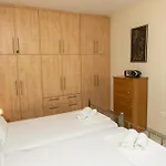 Cozy Family Home In Kiato شقة *